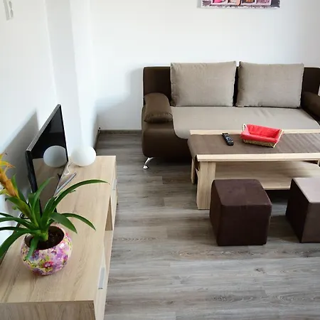 Lenko- Free Bus To Jasna, Chopok, To Tatralandia Daire *